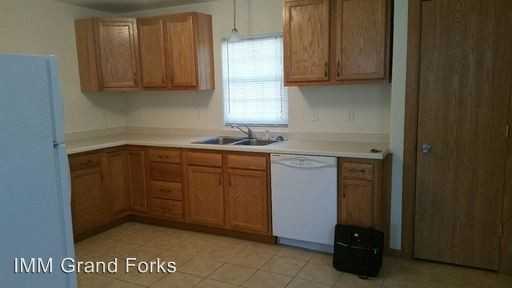 414A & 414B 3rd Avenue S. - Photo 2 of 8