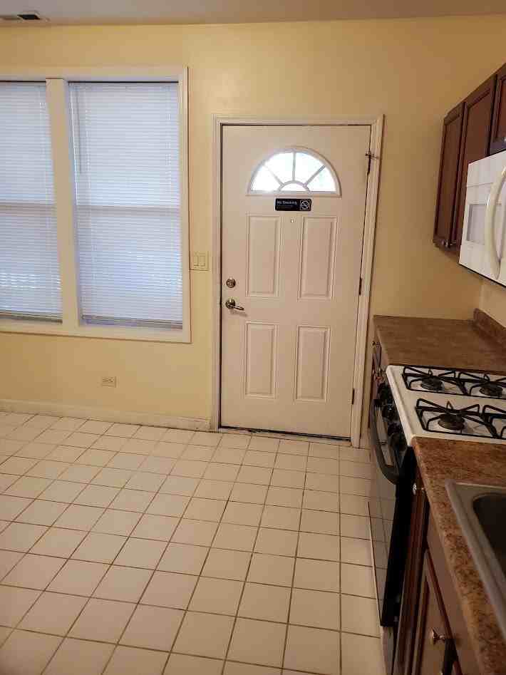 3036 N Drake Ave #1R - Photo 4 of 12