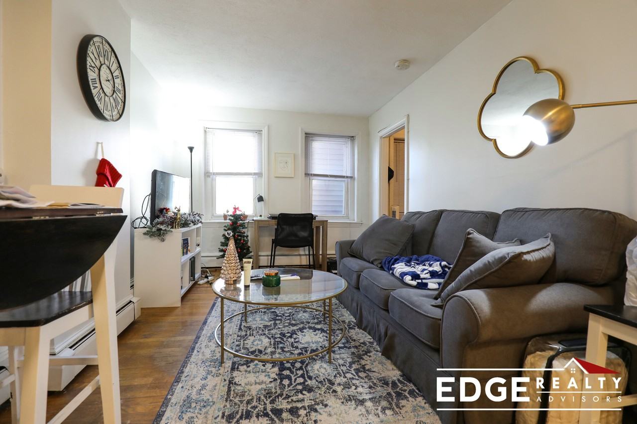 130 Emerson St #22 - Photo 5 of 9