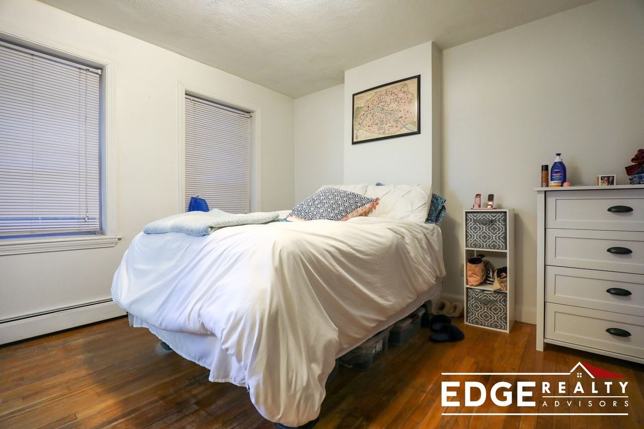 130 Emerson St #22 - Photo 7 of 9