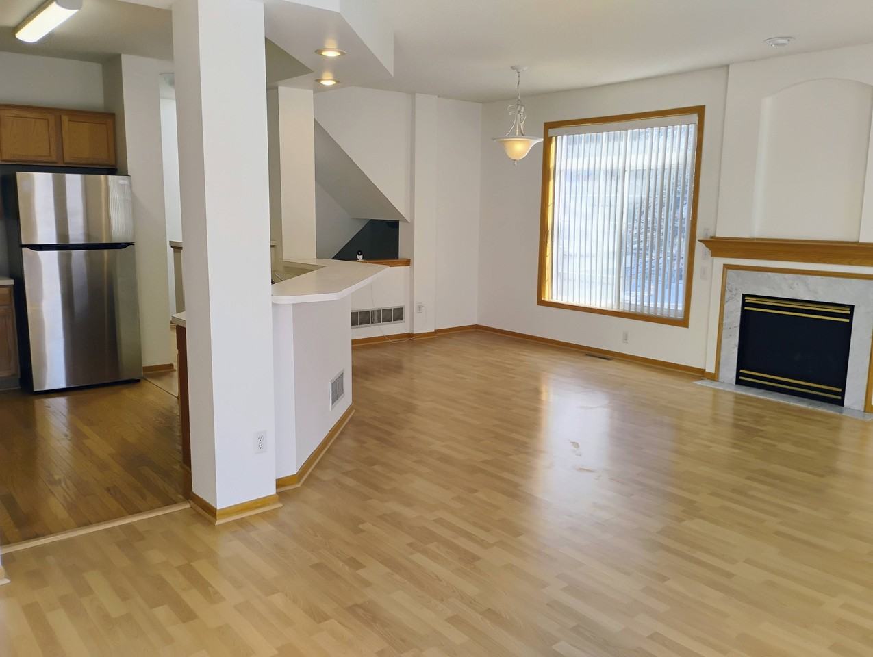 924 Trenton Ln N #924 - Photo 3 of 17