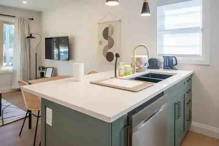 1370 Garvolin Ave - Photo 2 of 14