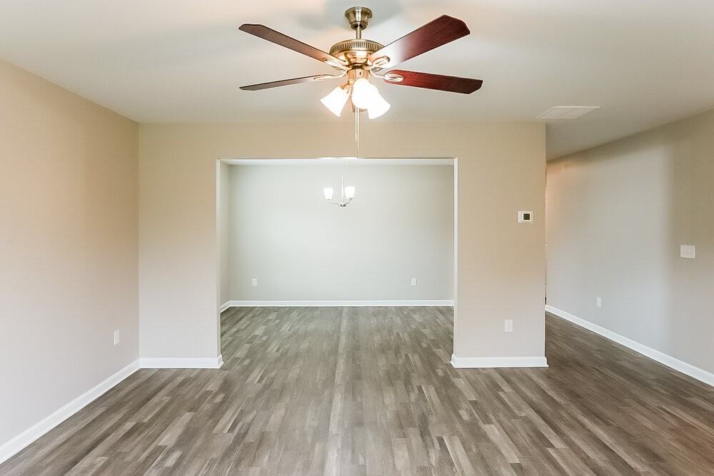 451 Abeer St - Photo 4 of 16