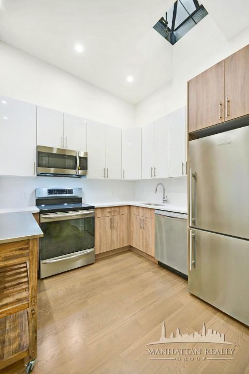 East 27th Street #4B - Photo 3 of 8