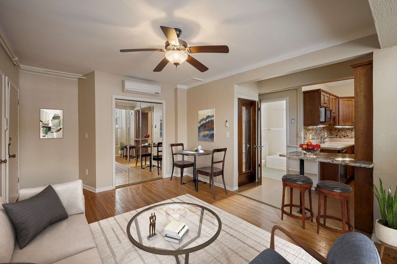 Rustic Lodge - Photo 3 of 19