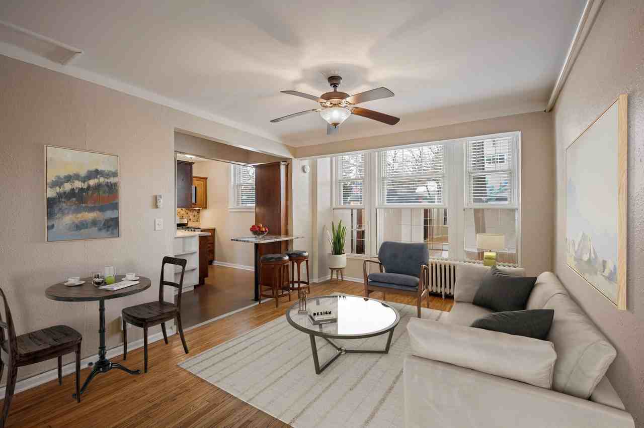 Rustic Lodge - Photo 4 of 19