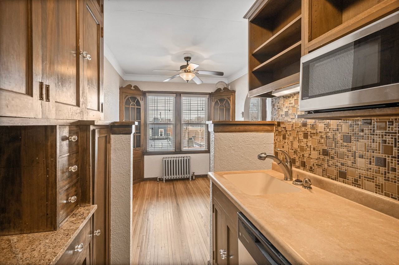 Rustic Lodge - Photo 7 of 19