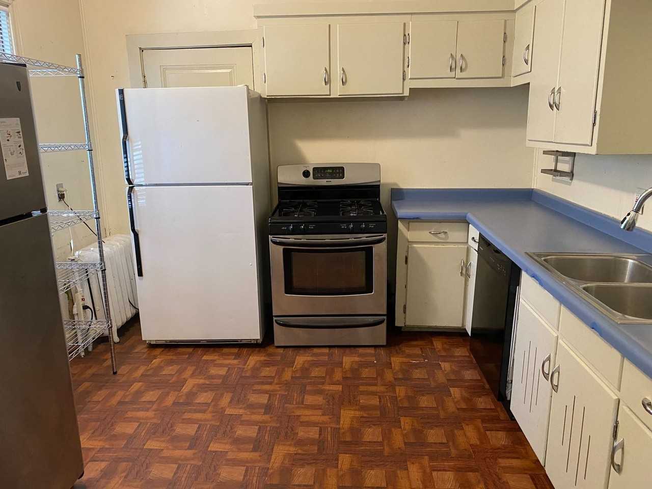 629 12th Ave Se - Photo 4 of 44