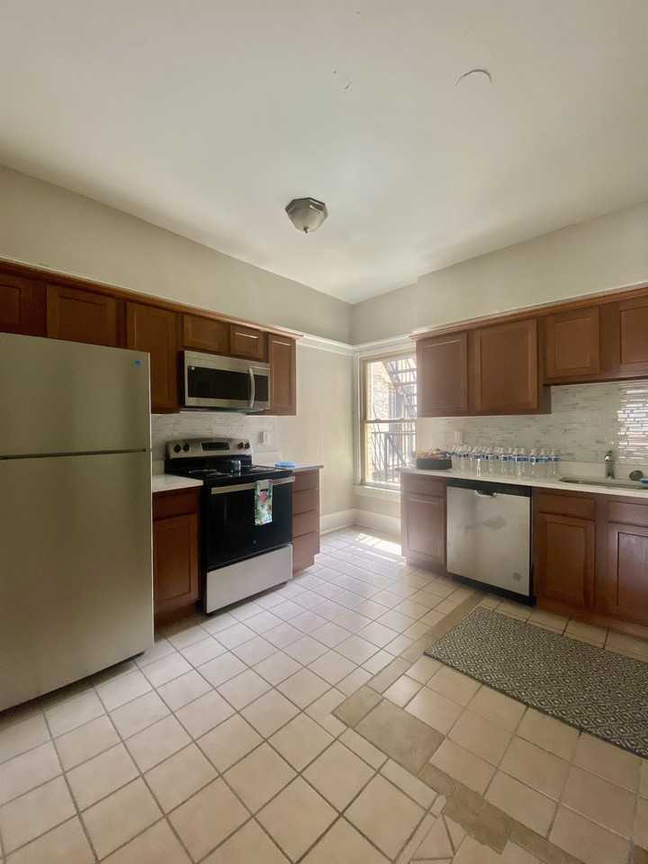 BAUM GROVE APARTMENTS -- 090 - Photo 2 of 30