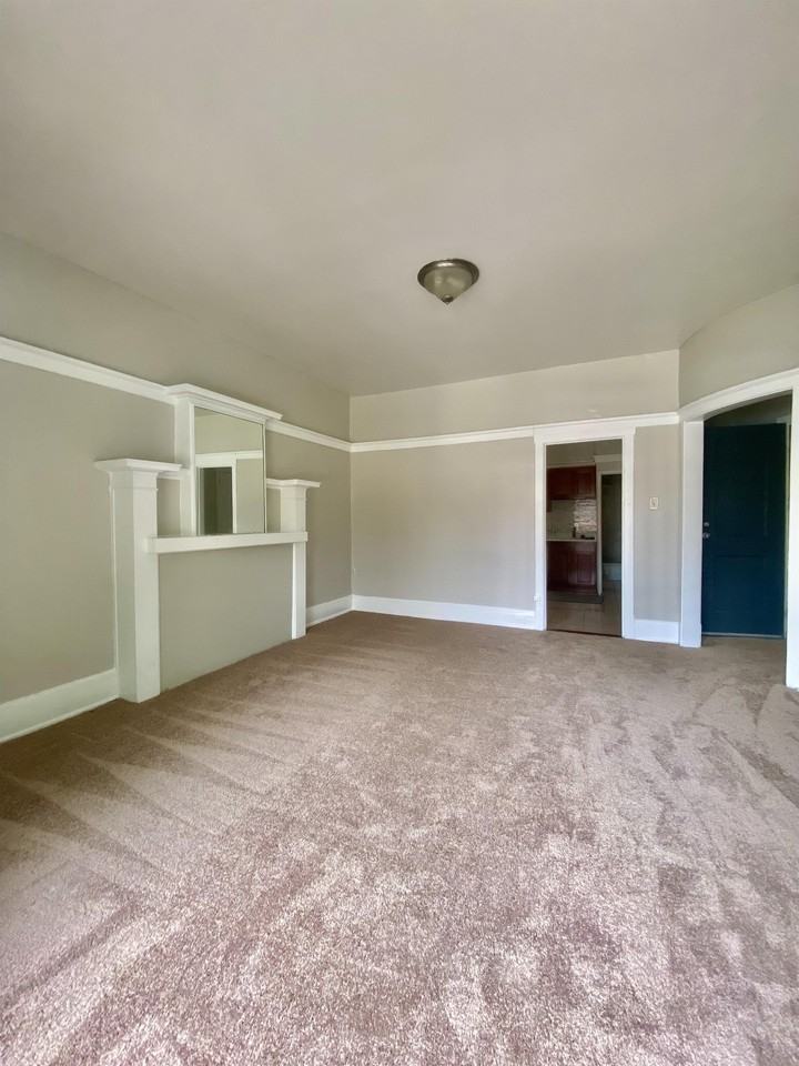 BAUM GROVE APARTMENTS -- 090 - Photo 4 of 30