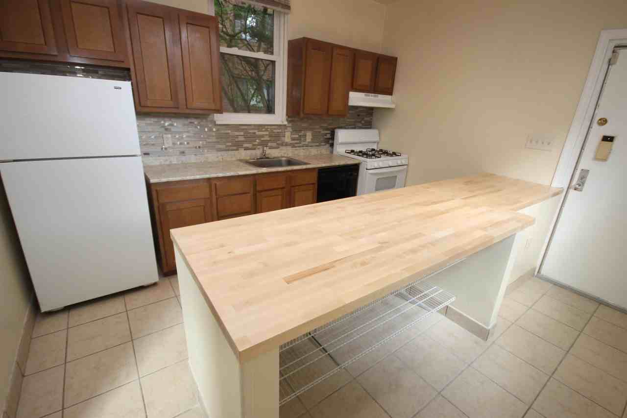 ASHLEY PLACE -- 080 - Photo 2 of 14