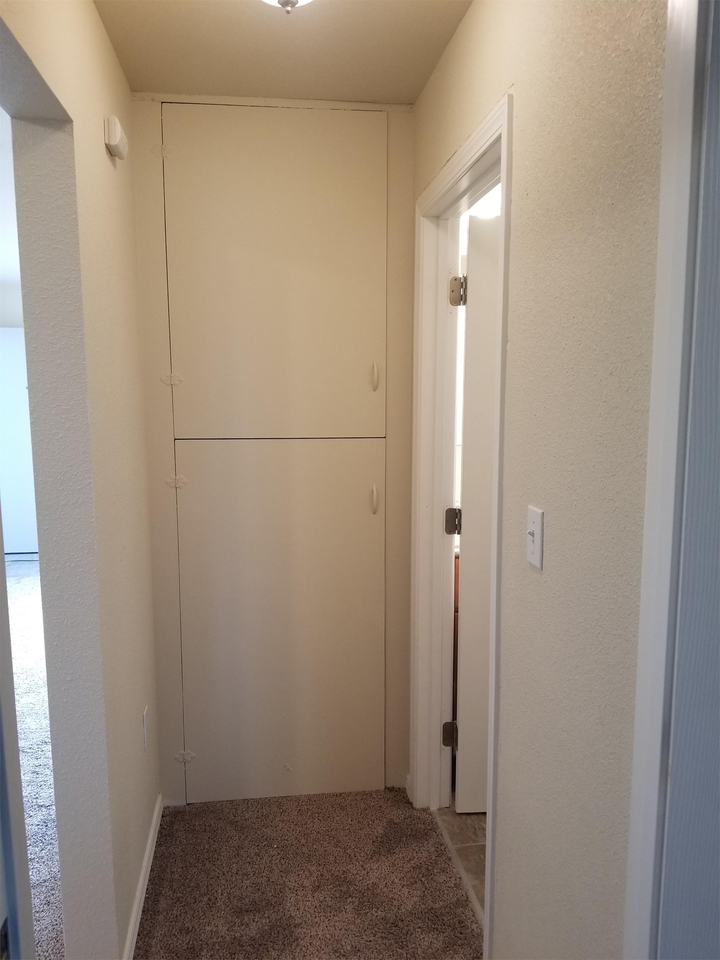 114 W. Cedar St/Gateway Apts - Photo 3 of 7