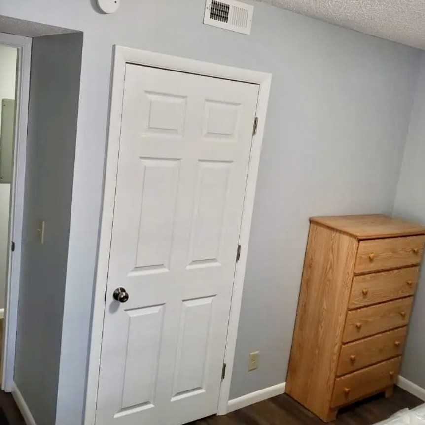 1010 West Springfield Avenue - Photo 6 of 27