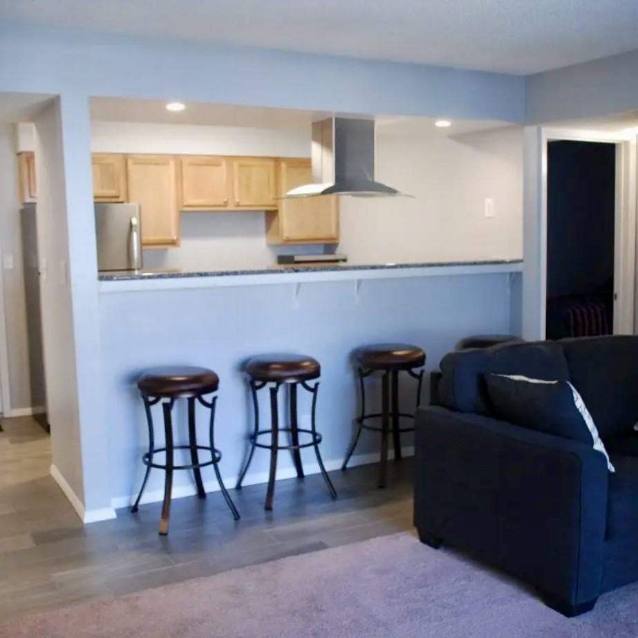 1010 West Springfield Avenue - Photo 2 of 16