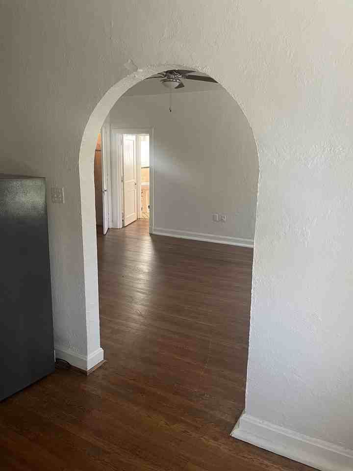 31 East Otterman Street - Photo 3 of 7