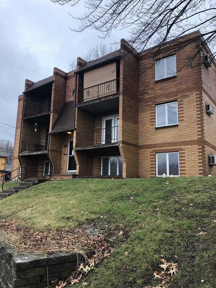 306 Harvey Avenue - Photo 3 of 11