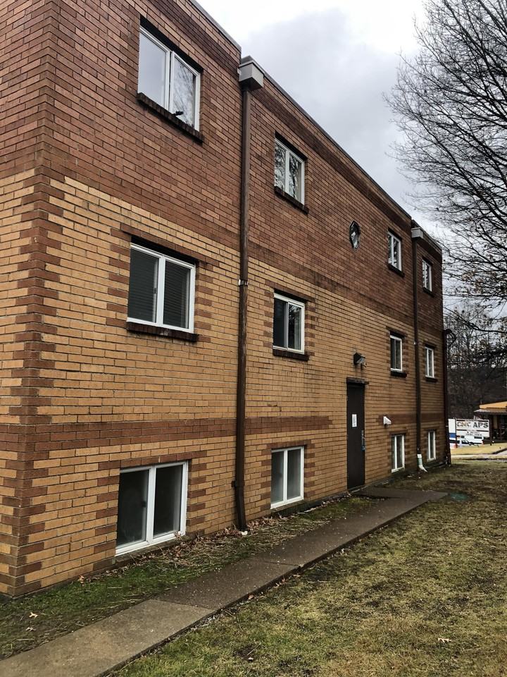 306 Harvey Avenue - Photo 4 of 11