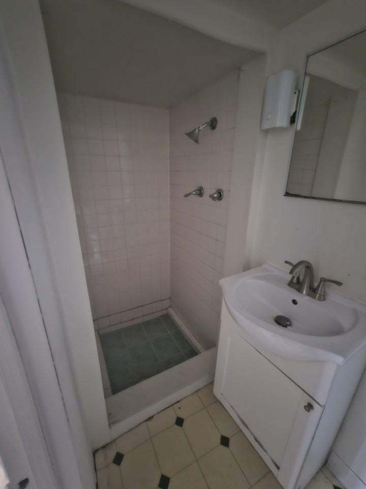 221 Park Street - Photo 3 of 7