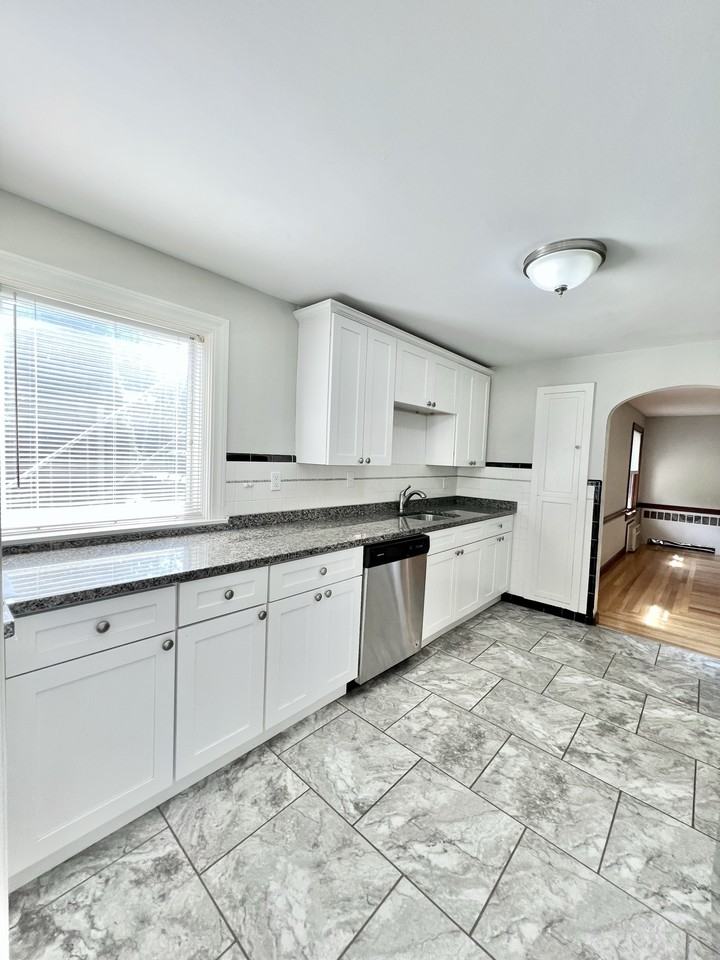 70 Lyman Street - Photo 3 of 23