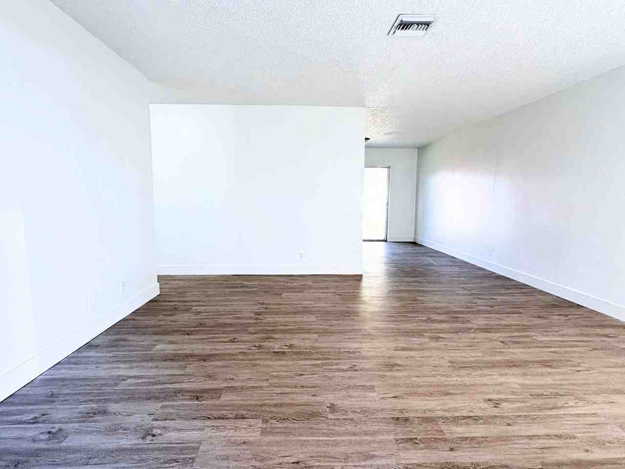 3049 Perry Avenue - Photo 2 of 21