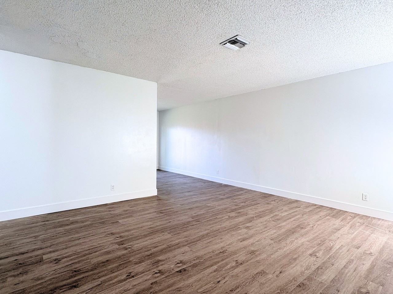 3049 Perry Avenue - Photo 3 of 21