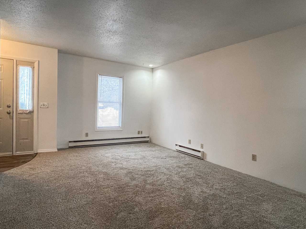 515 White Street - Photo 2 of 13