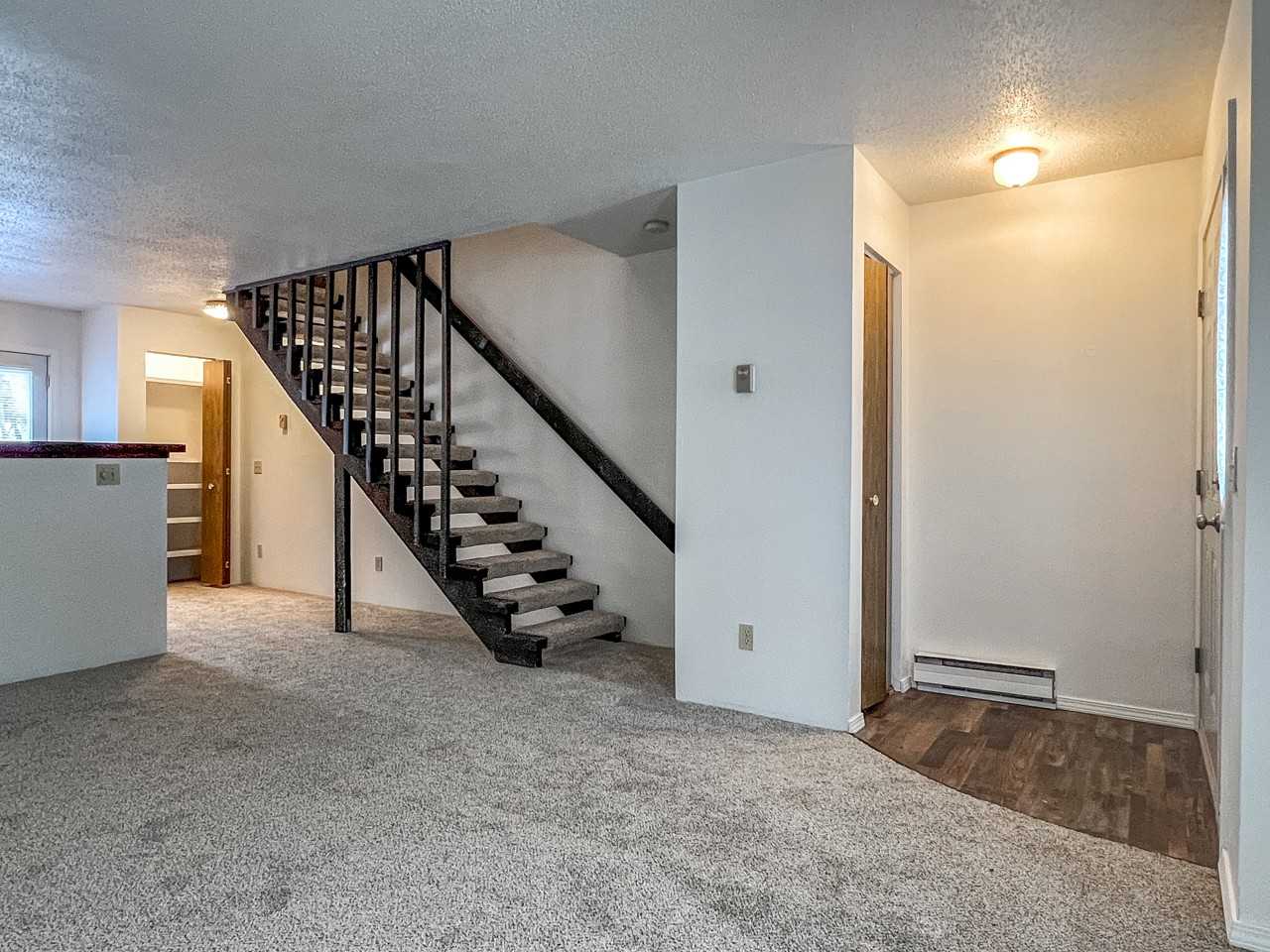 515 White Street - Photo 4 of 13