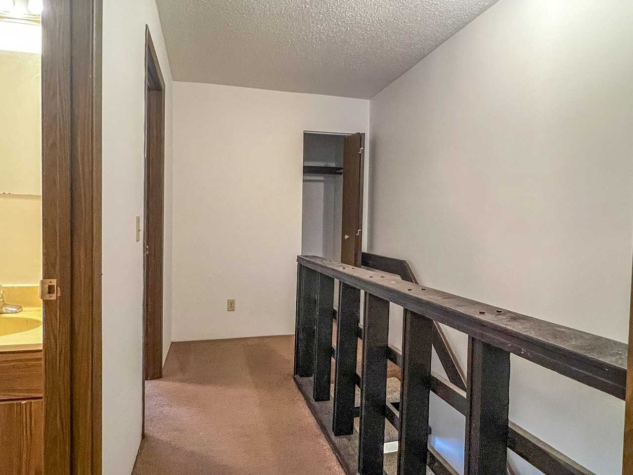 515 White Street - Photo 5 of 13