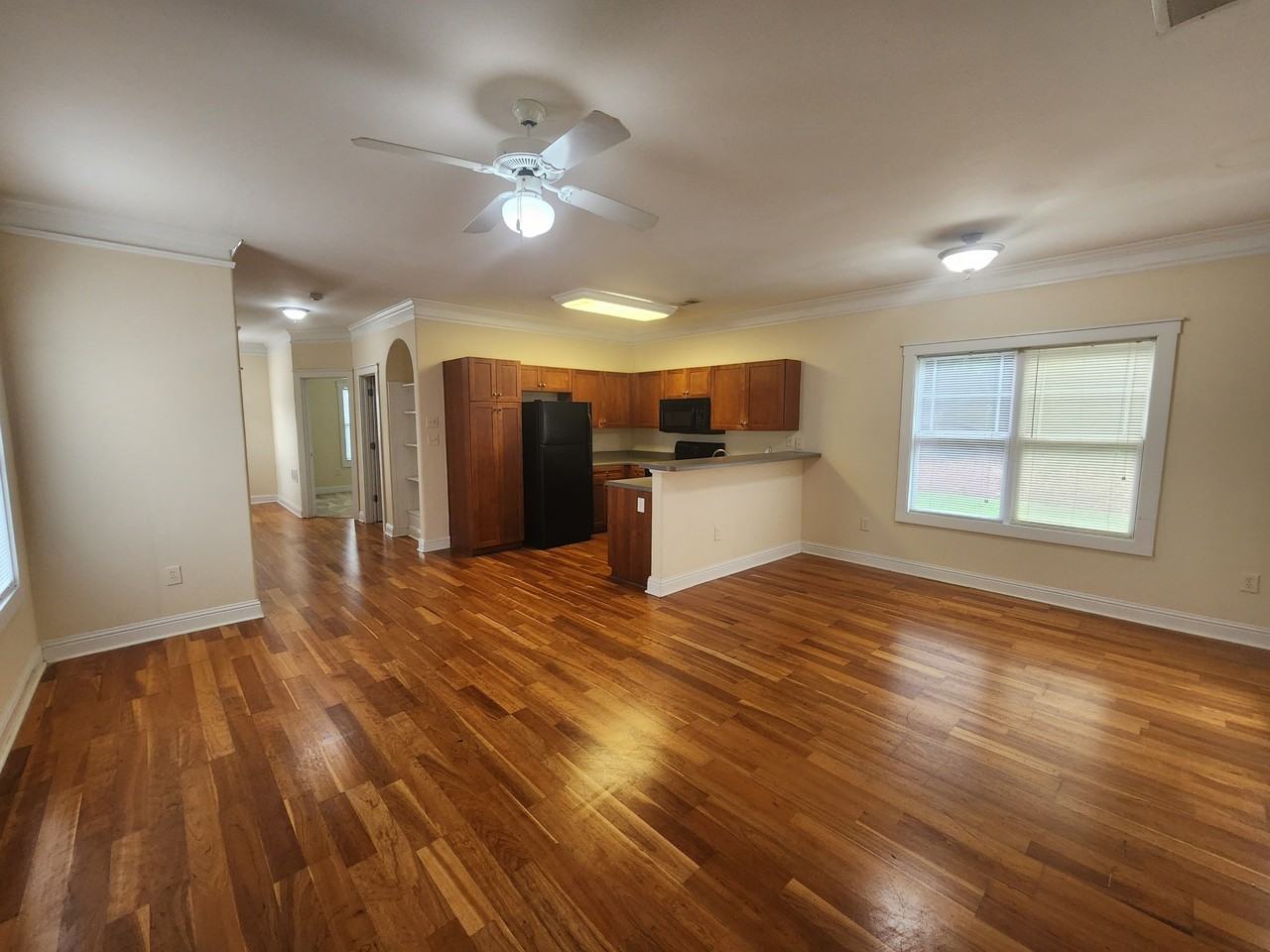 2110 Lakeside Drive - Photo 3 of 16