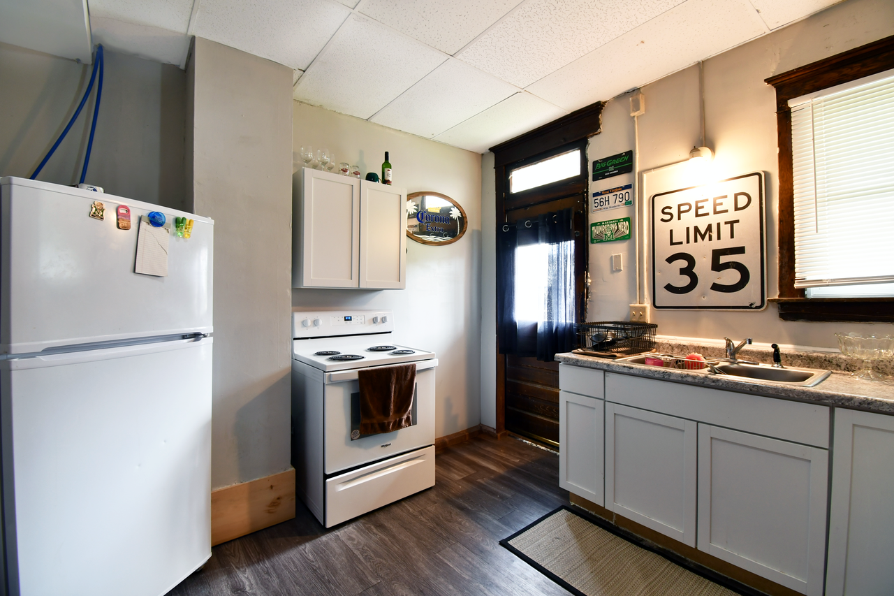 1851 6th Ave. - Photo 6 of 10