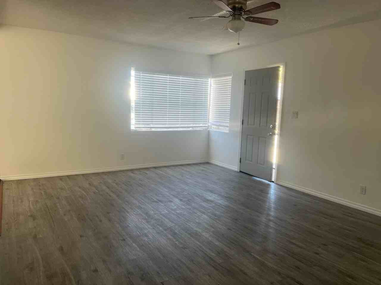 1208 West 103rd Street - Photo 2 of 18