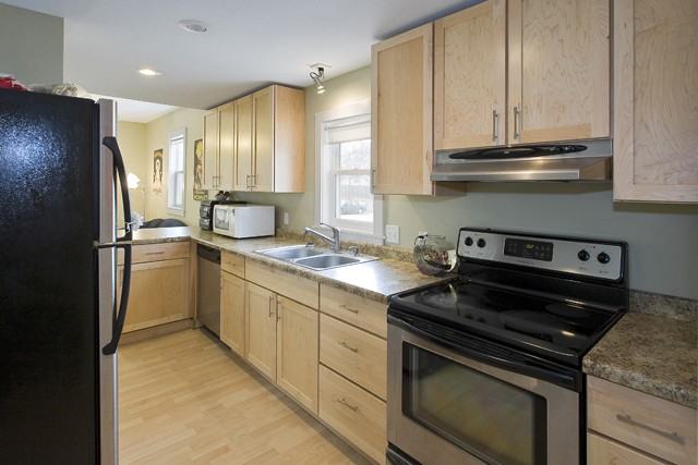 2327A Cole Ave SE, Minneapolis MN - Photo 3 of 9