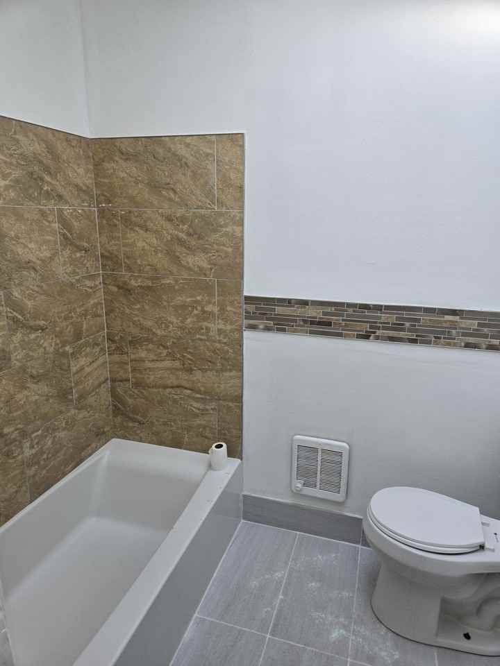 7606 Ogontz Avenue - Photo 2 of 5