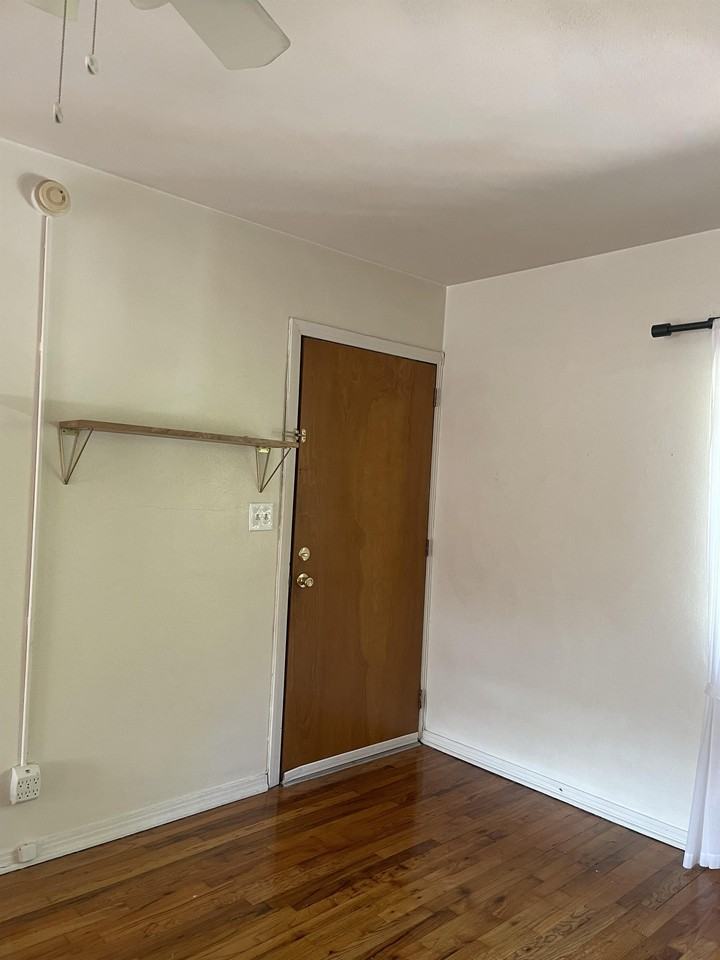 534  E College Avenue - Photo 6 of 11