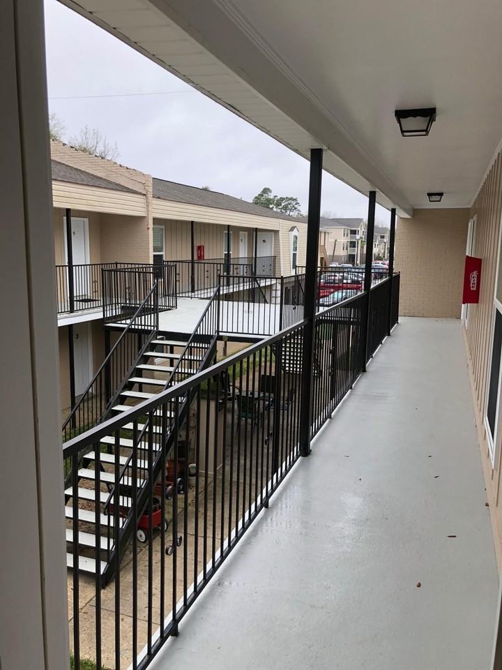 Beach Villa Apts - Photo 7 of 44