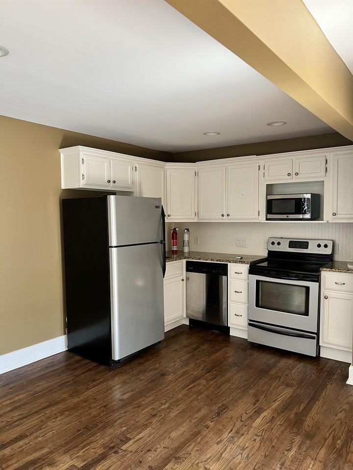 Windsor Court Apts. 804 North 9th Street - Photo 3 of 10