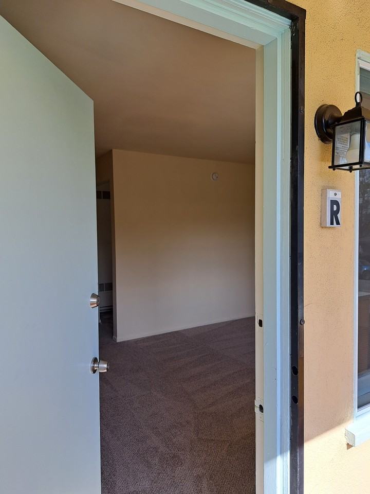 Hollywood Way 301 - Photo 2 of 9