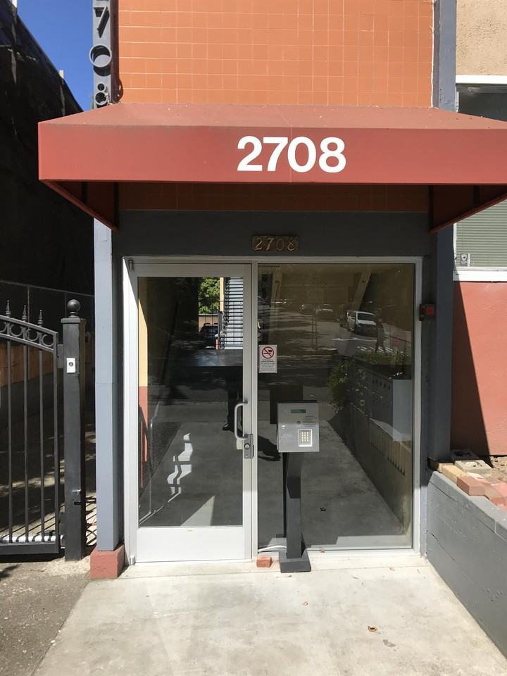 2708 College Avenue - Photo 3 of 32