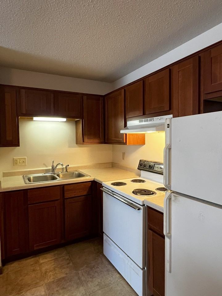 4325 Kennedy - Photo 2 of 11