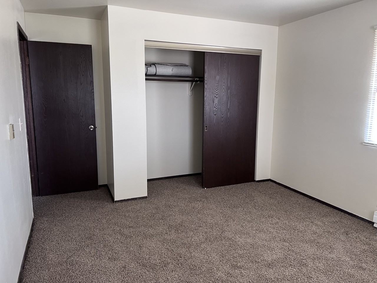 4325 Kennedy - Photo 4 of 11