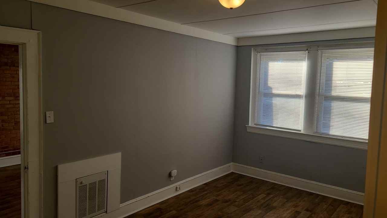 Beaumont Manor - Photo 3 of 13