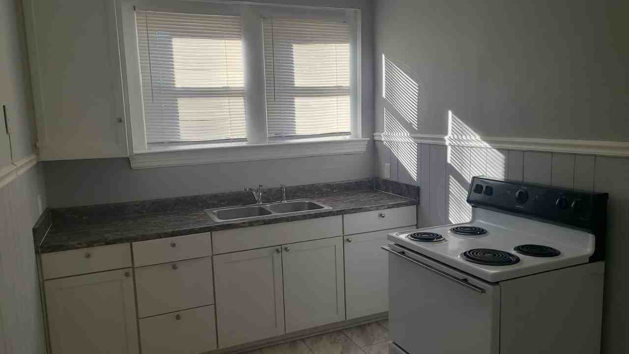 Beaumont Manor - Photo 4 of 13