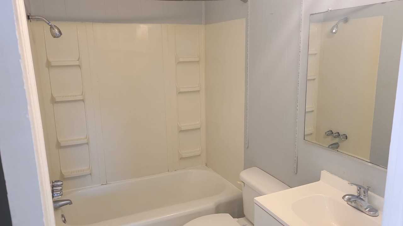 Beaumont Manor - Photo 5 of 13