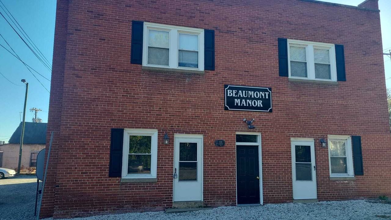 Beaumont Manor - Photo 7 of 13