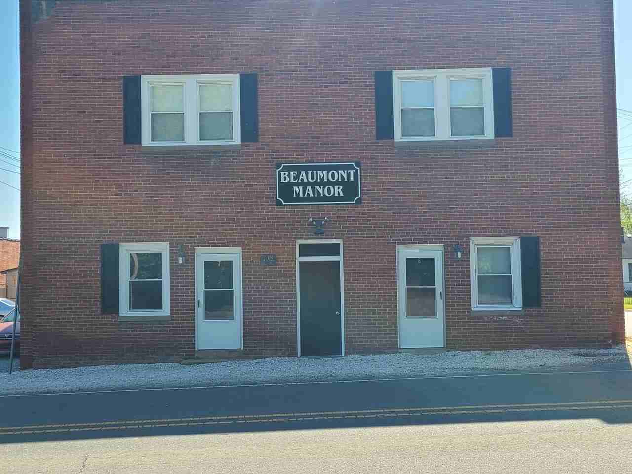 Beaumont Manor - Photo 4 of 11