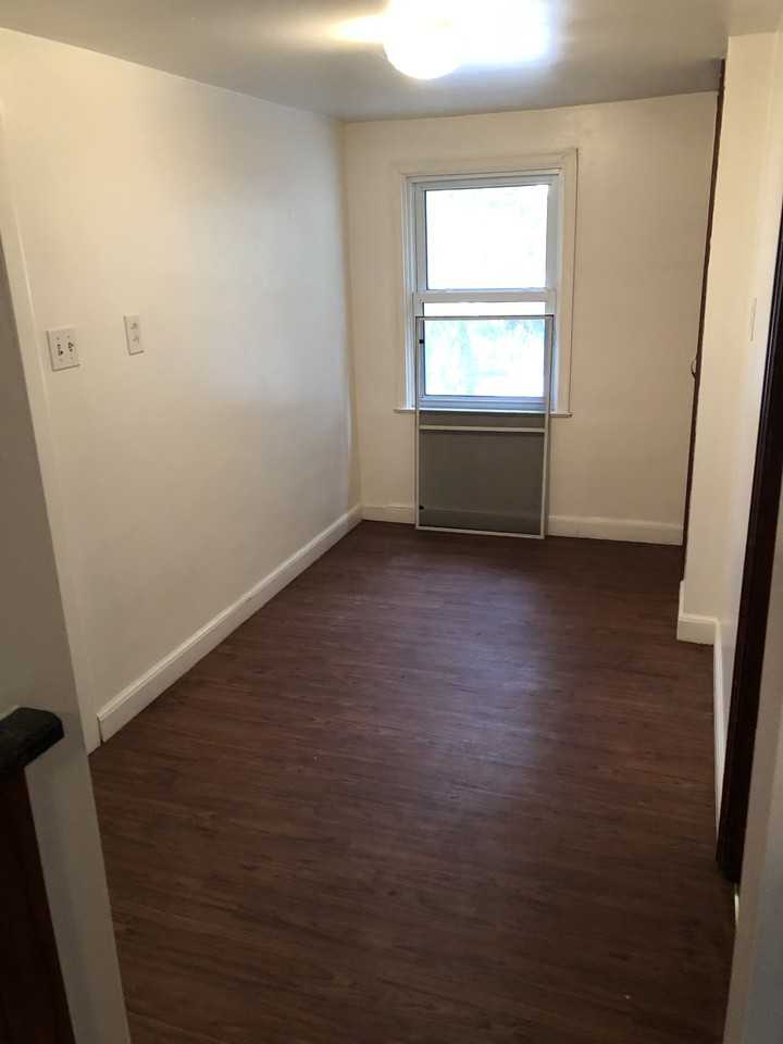 209 10TH ST S - Photo 6 of 9