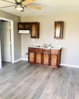 featured image of 102 S Holland Ave