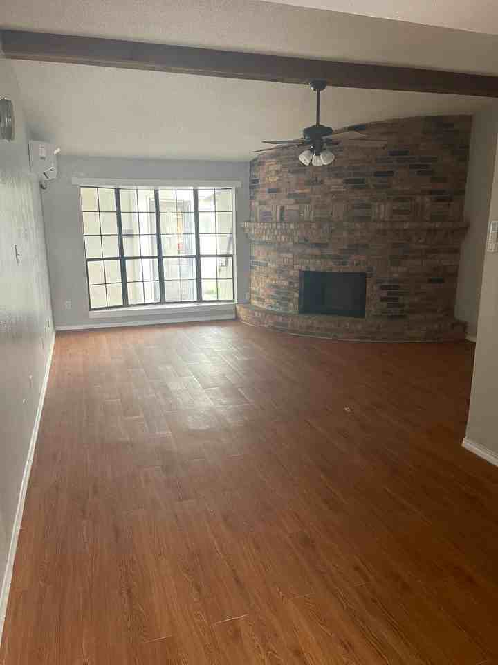 102 South Holland Avenue - Photo 3 of 29