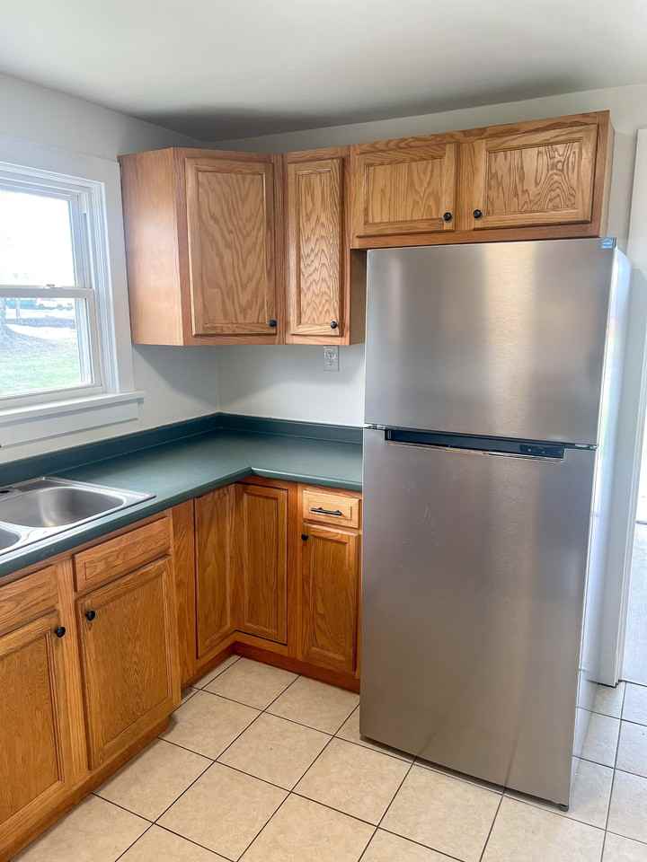 1365 Mount Pleasant Road - Photo 2 of 8