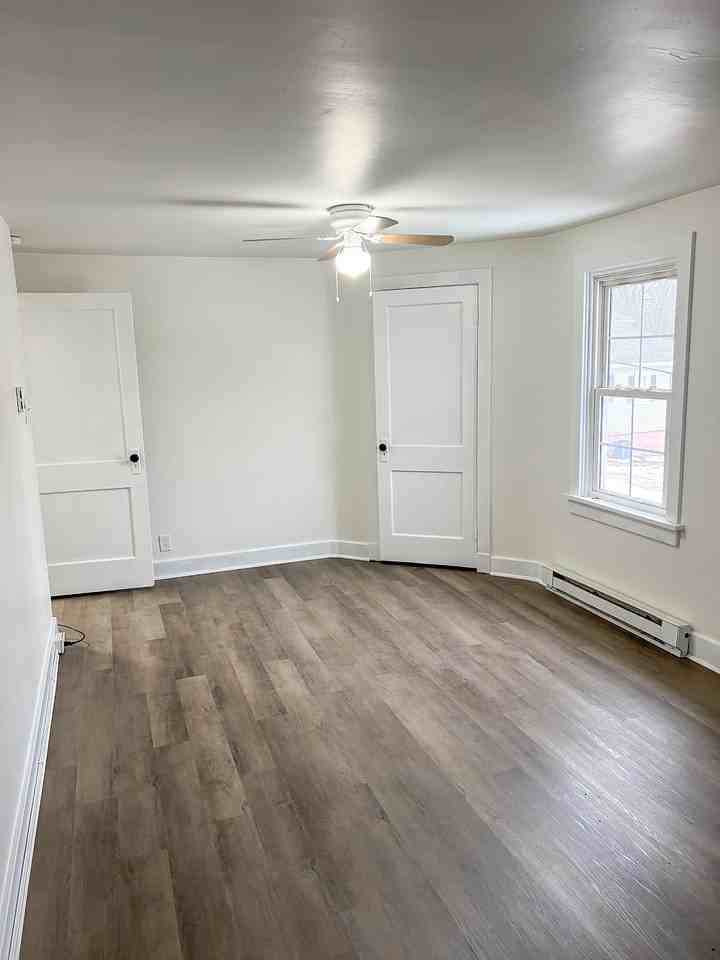 1365 Mount Pleasant Road - Photo 7 of 8
